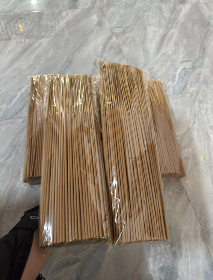 Nhang không tăm Trầm Hương loại phổ thông nắp vàng 2